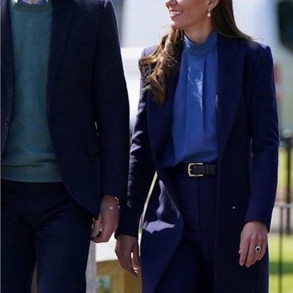 Kate Middleton Cefinn blouse in cornflower blue. UK size 12, US 8/10 - Picture 3 of 7
